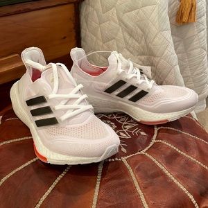 Adidas Ultraboost Light Running Shoes Women’s Size 6.5